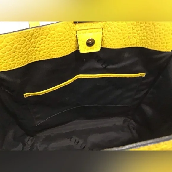 Burberry bags - Picture 10 of 13